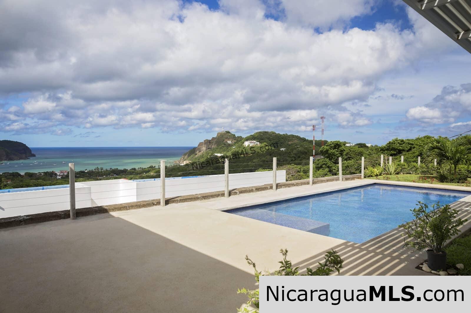 Stunning Oceanview Modern Home - Image 4