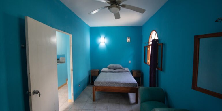 Cozy Two-Bedroom Home on Steps from Playa Peña Rota - Image 12