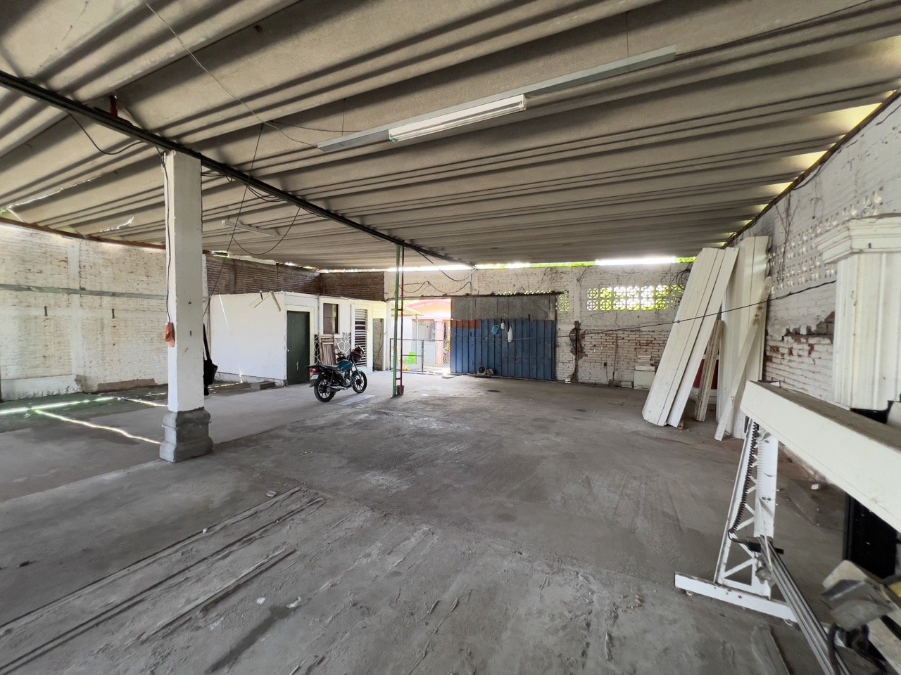 Business Location with Commercial Land Along the PanAmerican Highway - Image 12
