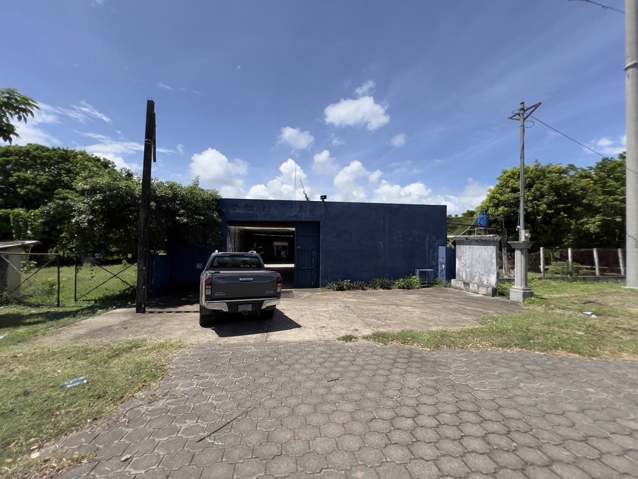 PanAmerican Highway Commercial Building Outside Rivas - Image 4