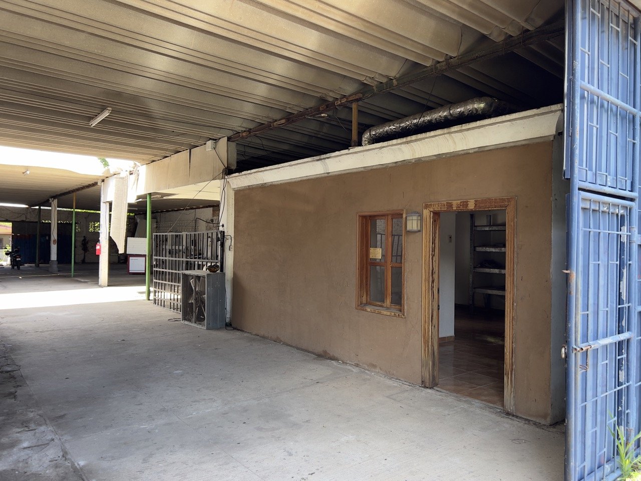 PanAmerican Highway Commercial Building Outside Rivas - Image 27