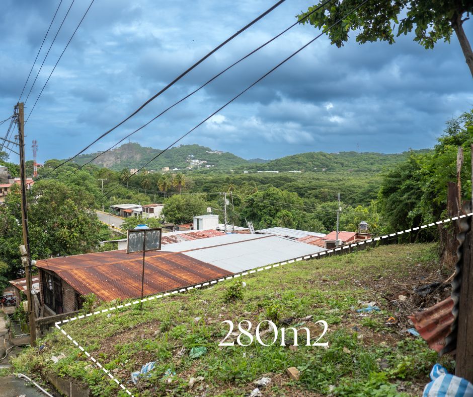 Central lot with Scenic Hill Views in San Juan del Sur - Image 3