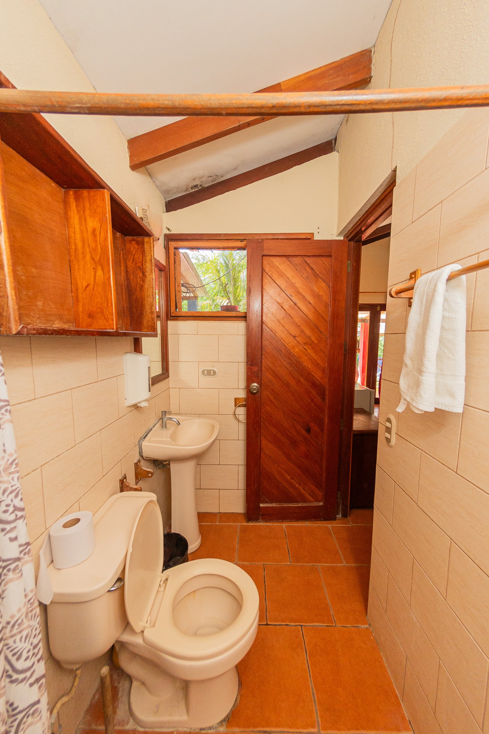 Nearly Beachfront on Playa el Coco: Apartamentos Los Volcanes in Playa el Coco, 4 Apartment Units with Swimming Pool for Sale - Image 28