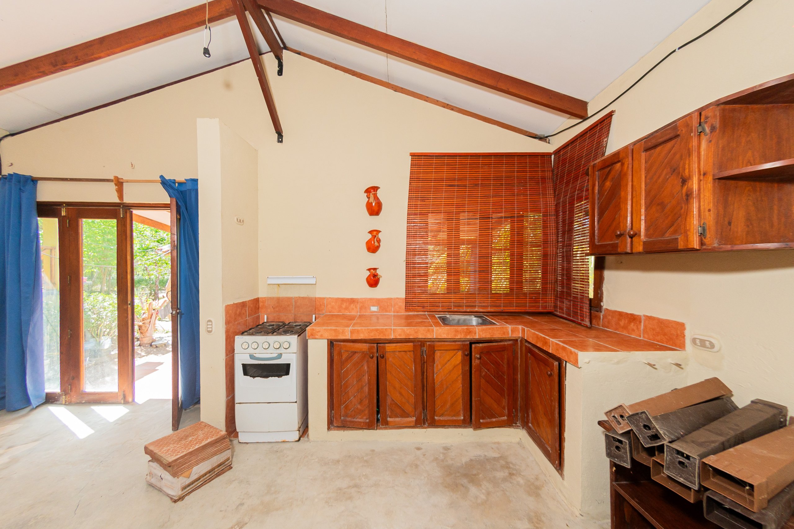 Nearly Beachfront on Playa el Coco: Apartamentos Los Volcanes in Playa el Coco, 4 Apartment Units with Swimming Pool for Sale - Image 35