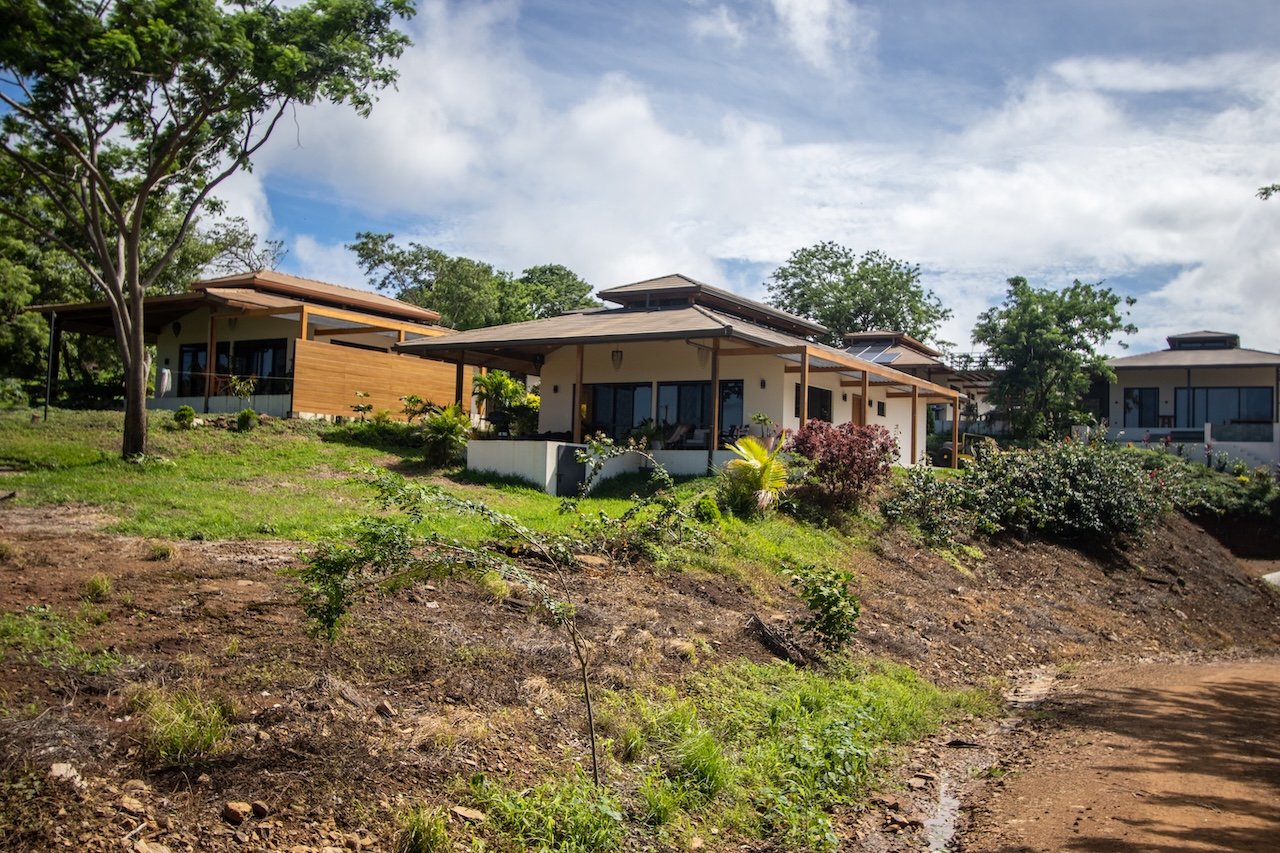 SOLD - Stylish Two-Bedroom Bungalow with Pacific Ocean Views - Image 20
