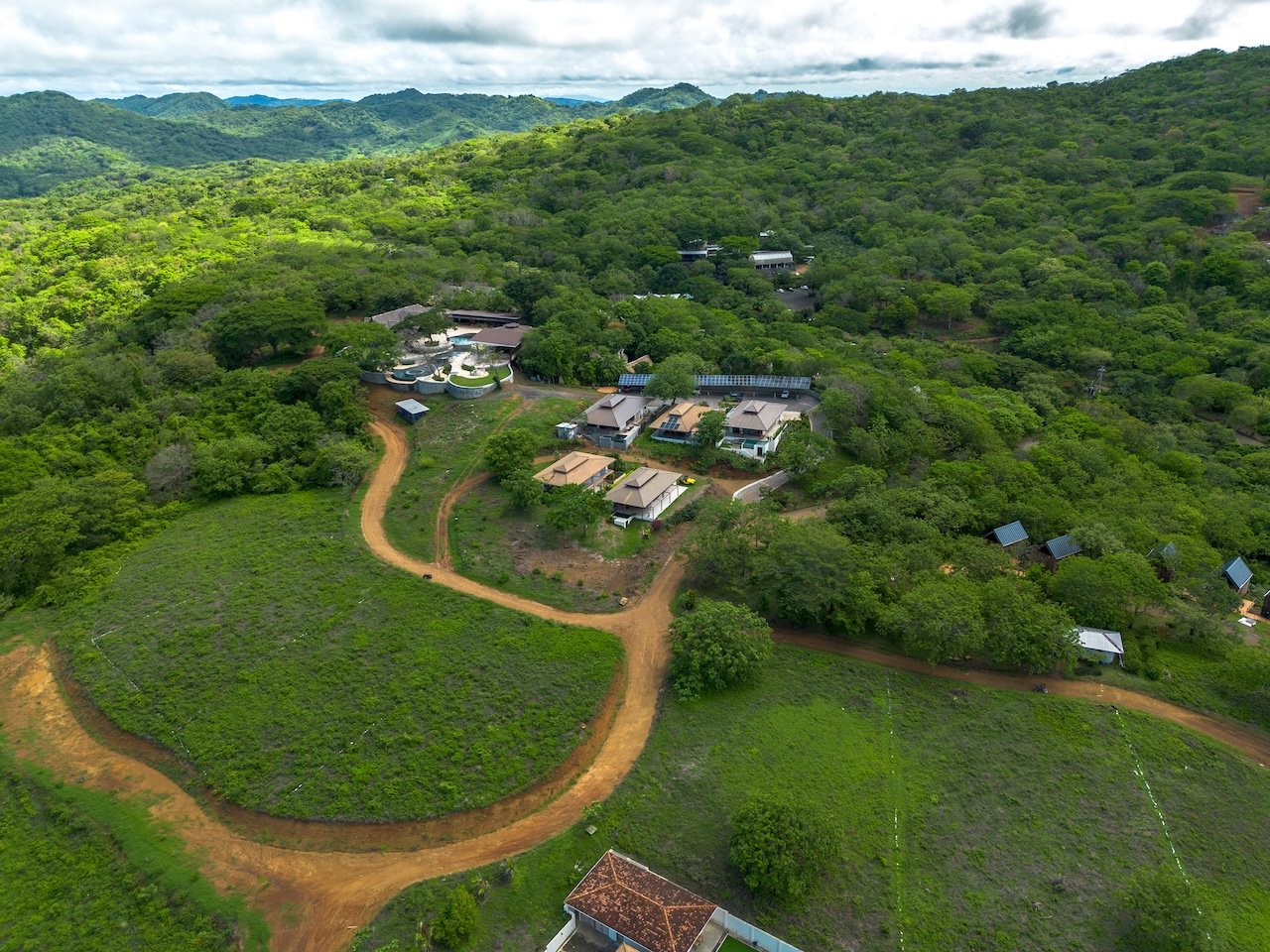 SOLD - Stylish Two-Bedroom Bungalow with Pacific Ocean Views - Image 23