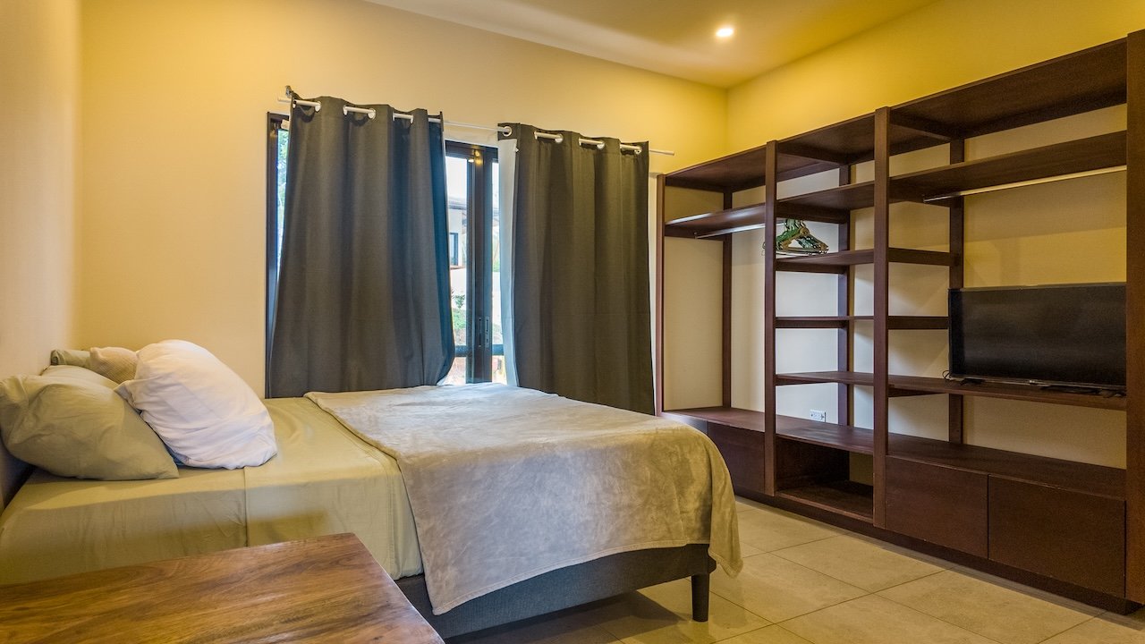 SOLD - Stylish Two-Bedroom Bungalow with Pacific Ocean Views - Image 15