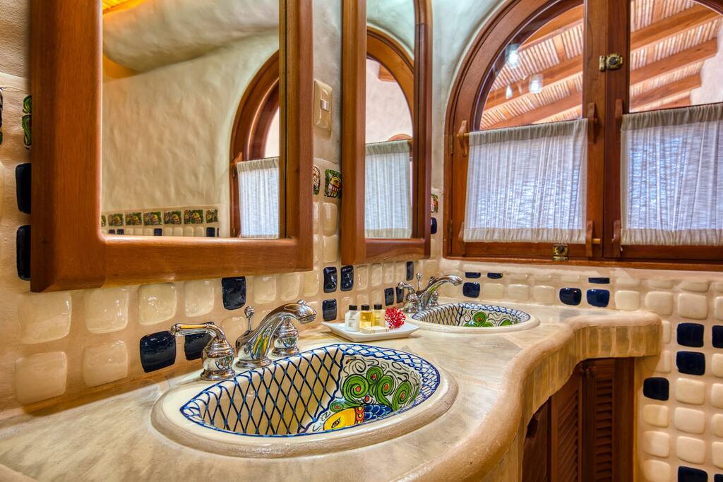 SOLD - Oceanview Luxury Compound at Pelican Eyes - Image 25