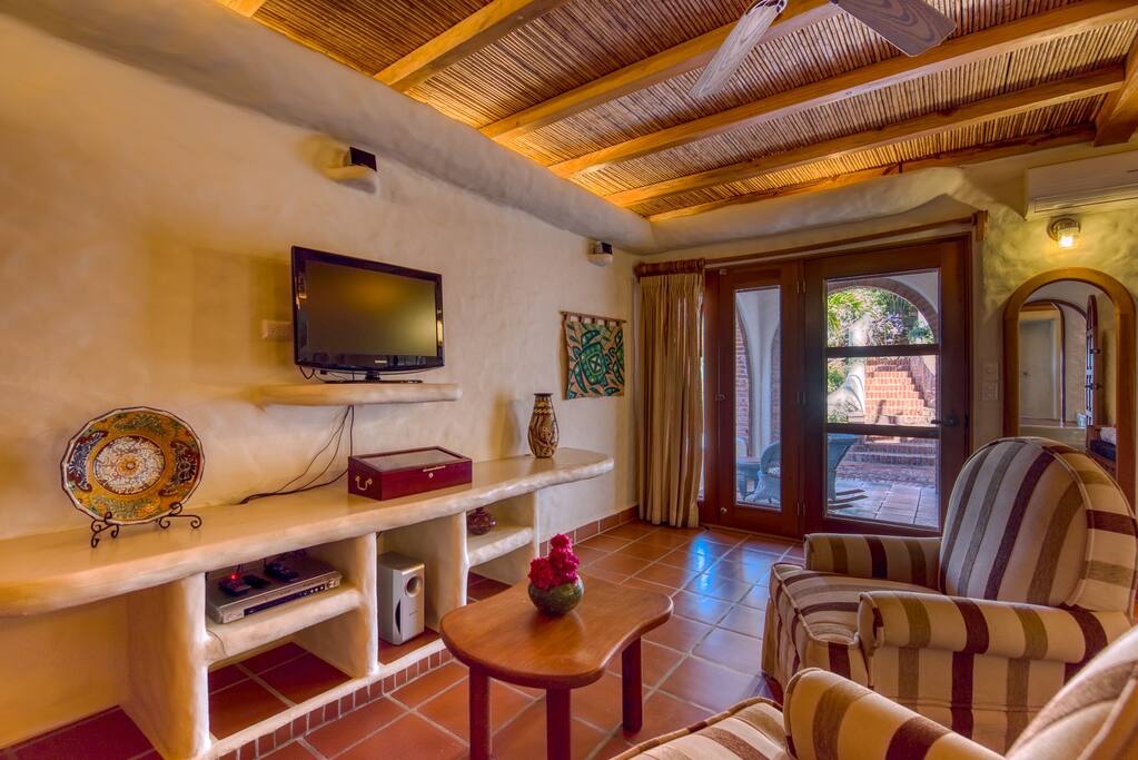 SOLD - Oceanview Luxury Compound at Pelican Eyes - Image 18