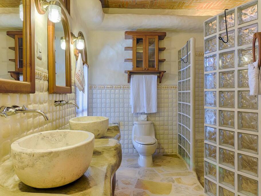 SOLD - Oceanview Luxury Compound at Pelican Eyes - Image 16