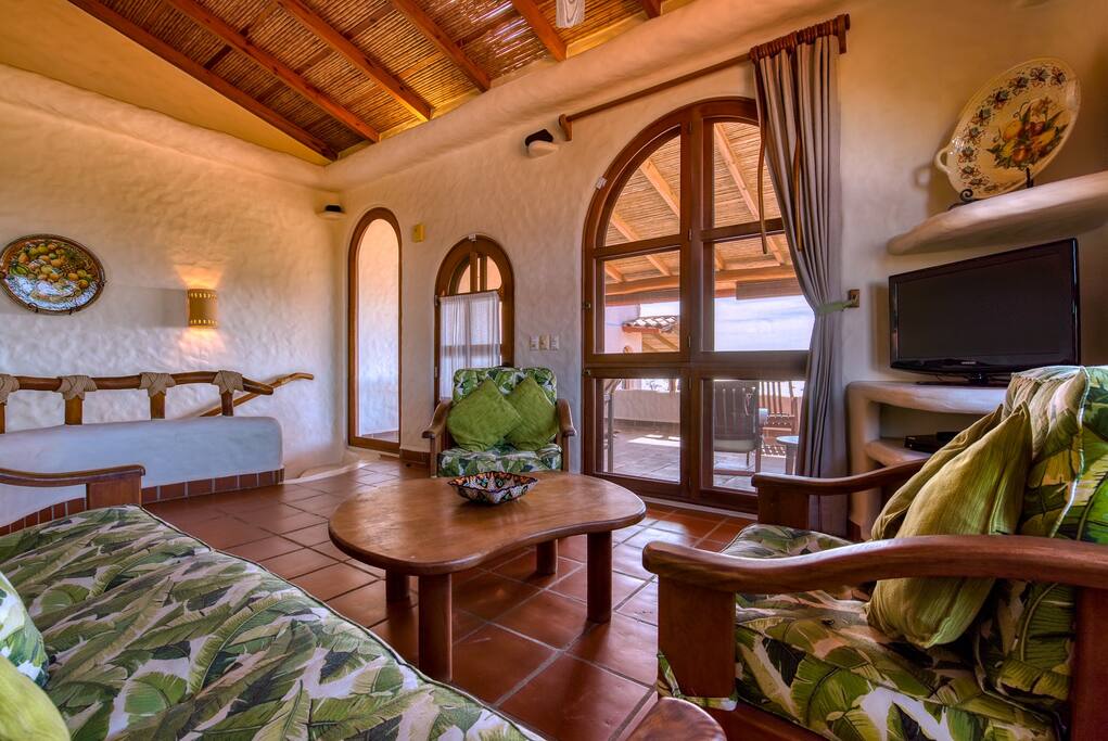 SOLD - Oceanview Luxury Compound at Pelican Eyes - Image 10