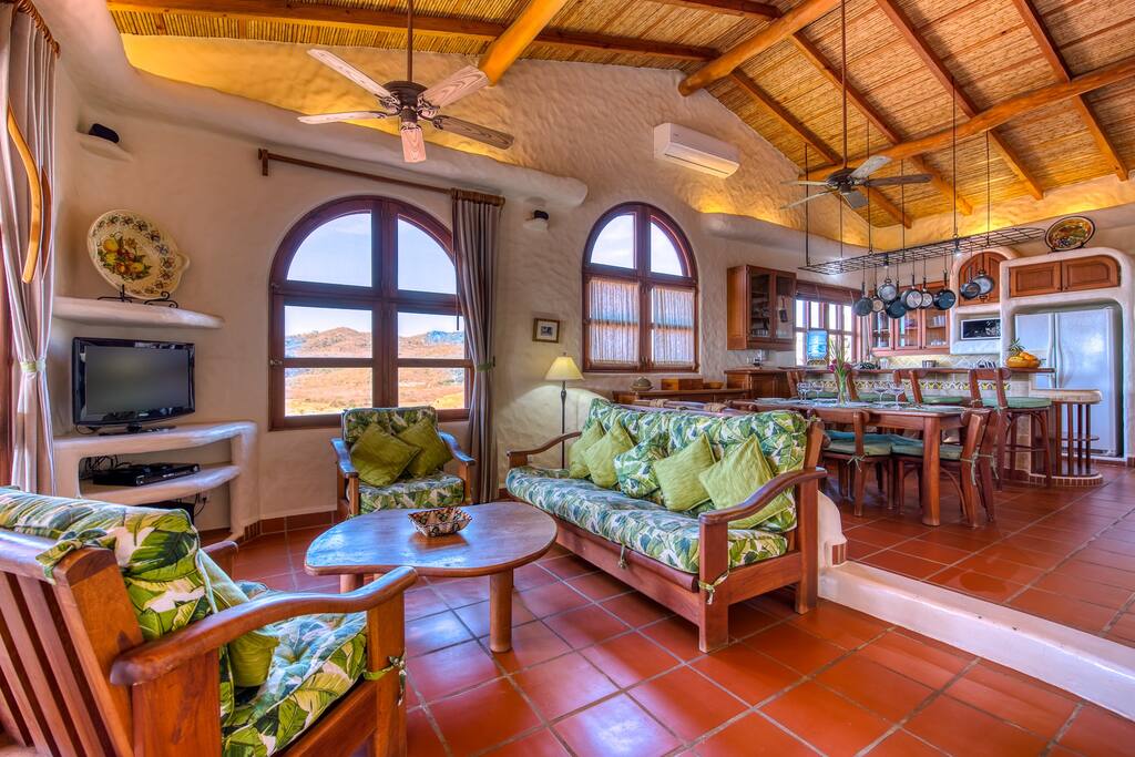 SOLD - Oceanview Luxury Compound at Pelican Eyes - Image 9