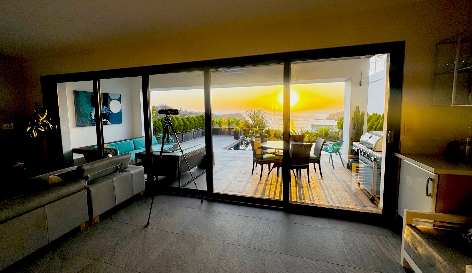 Roomy One Bedroom Residence Ready For Your Personal Touch! - Image 21