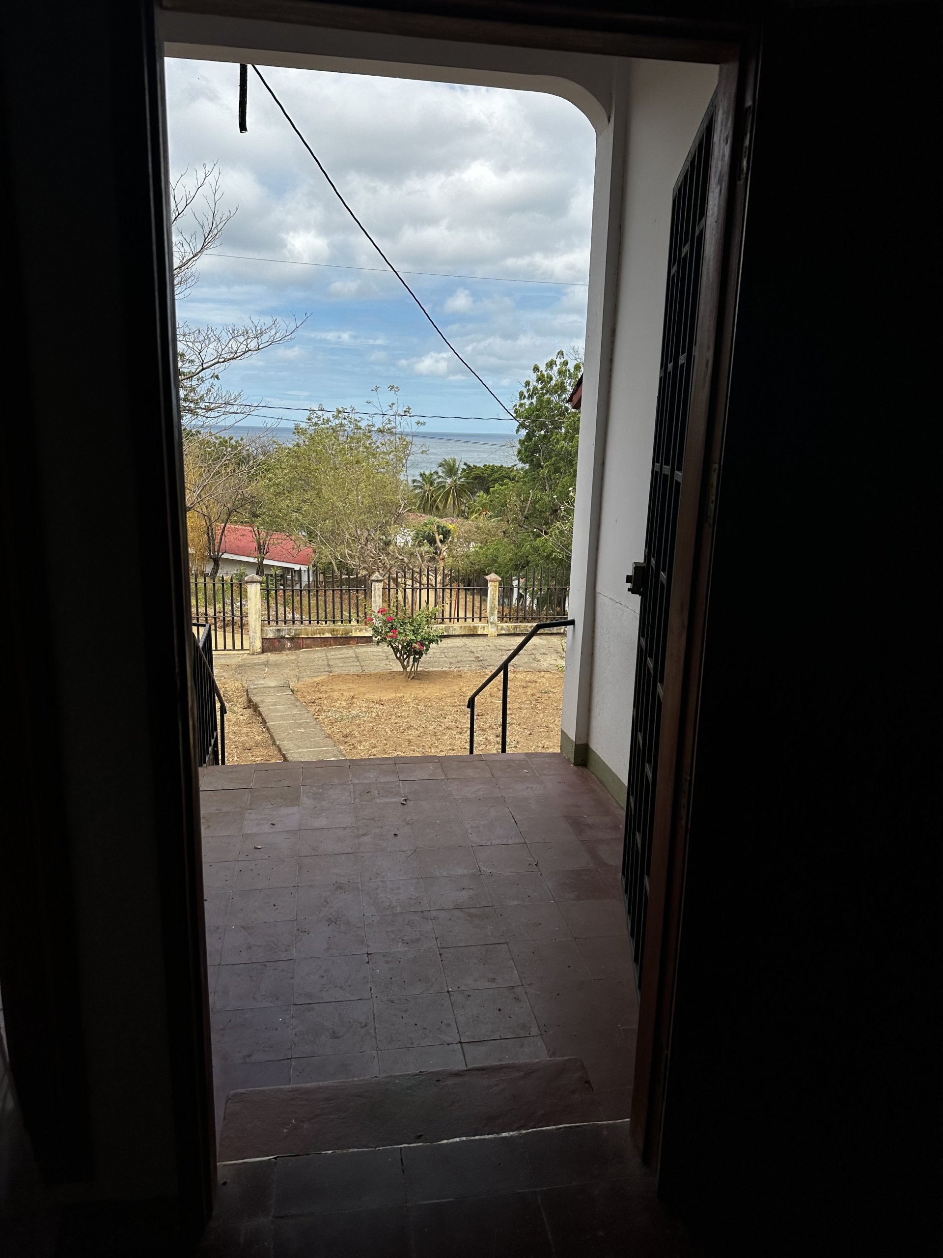 SOLD - Fixer Upper with View of Remanso Beach - Image 6