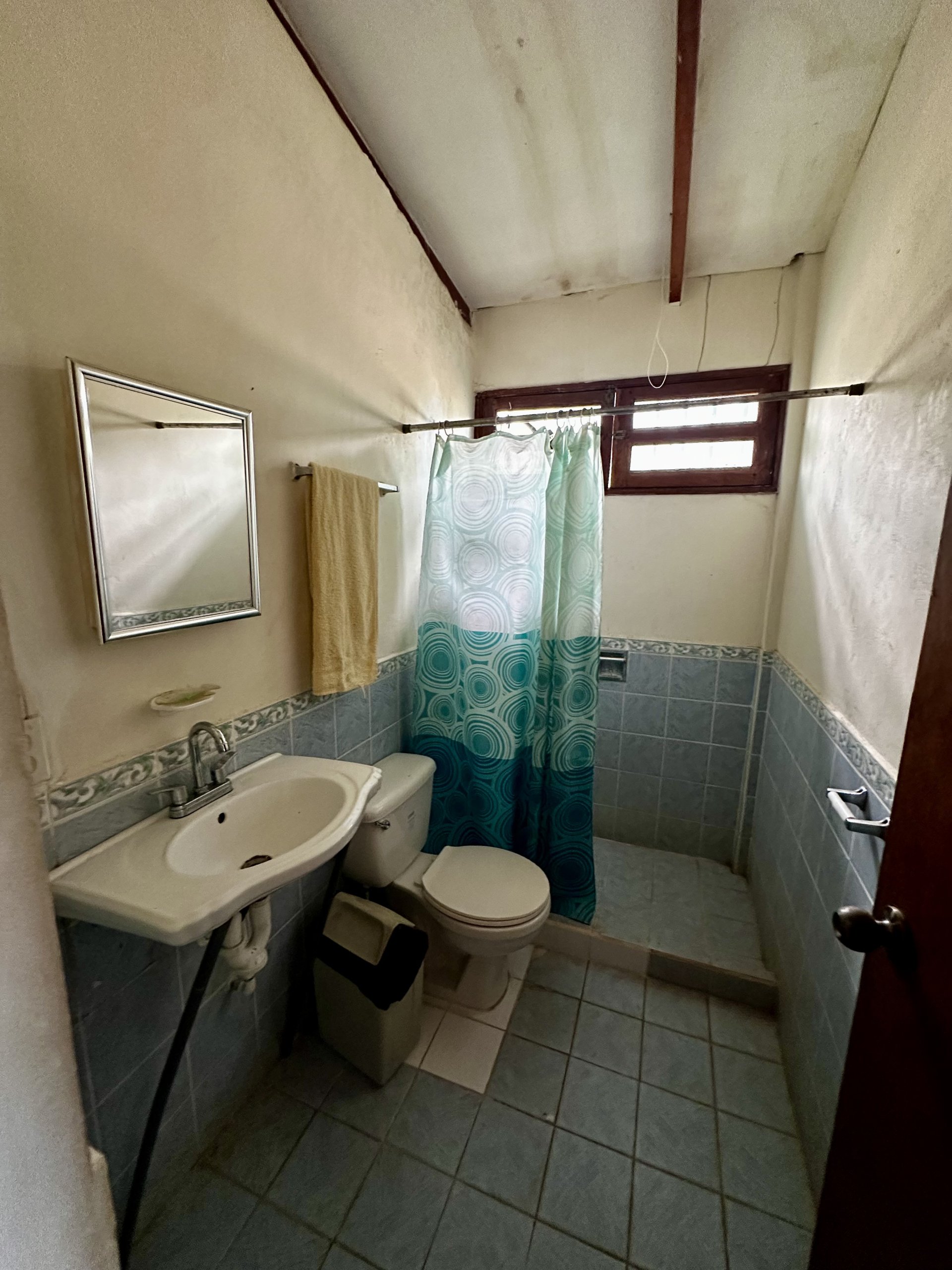 SOLD - Fixer Upper with View of Remanso Beach - Image 14