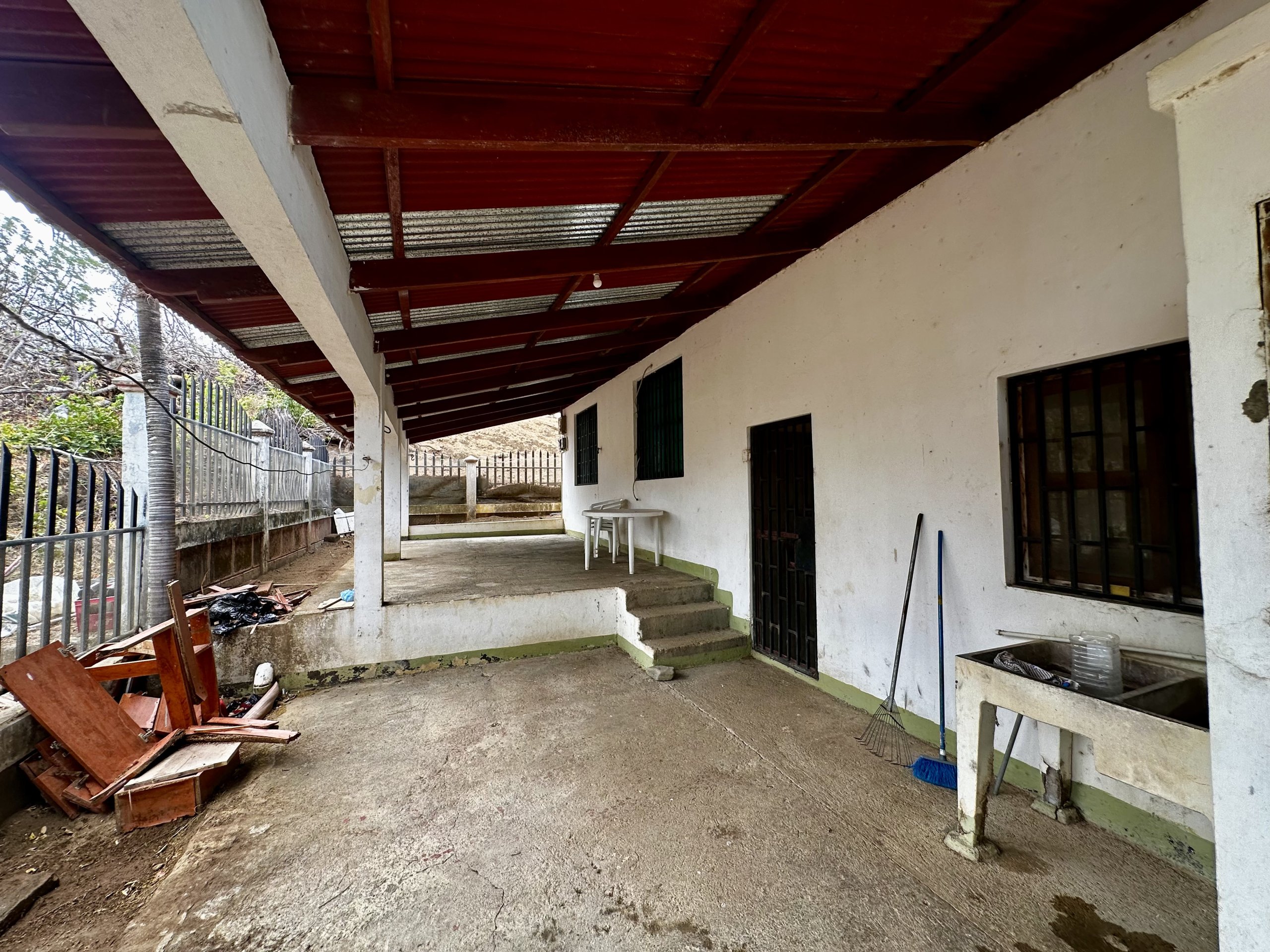 SOLD - Fixer Upper with View of Remanso Beach - Image 18