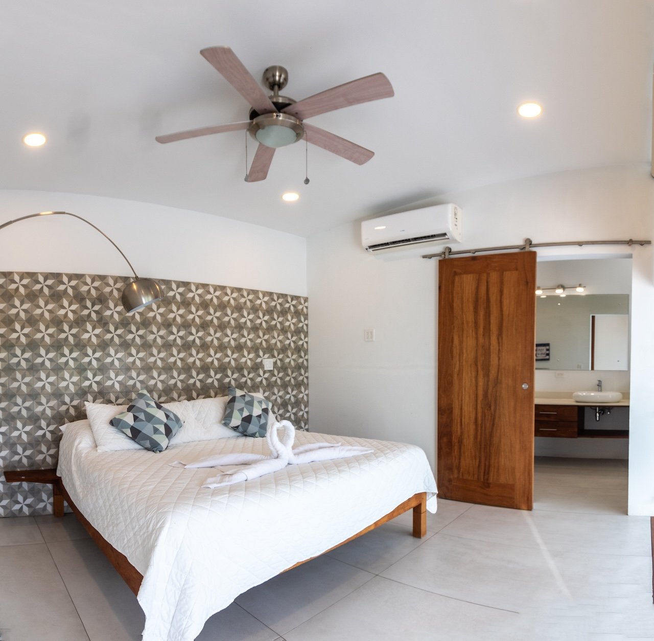 Loft #7 – Bay View Modern Retreat in Santa Cruz, San Juan del Sur, Rivas - Image 19