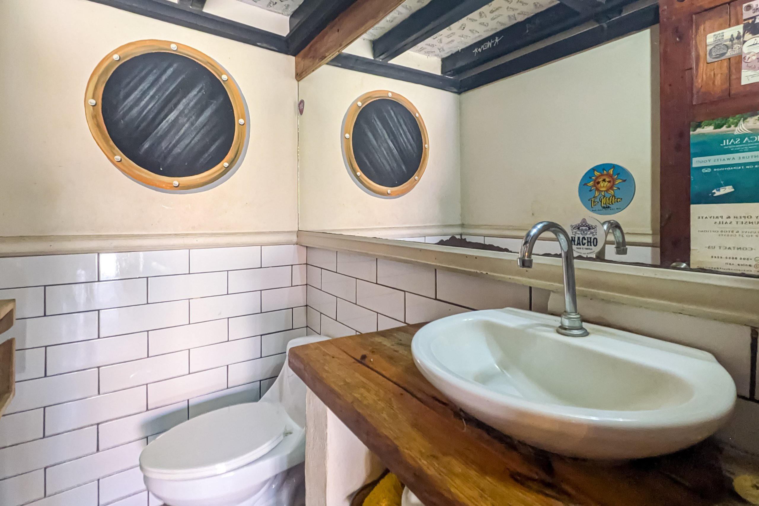 Own A Well-Established Canadian Themed Bar In San Juan Del Sur - Image 11