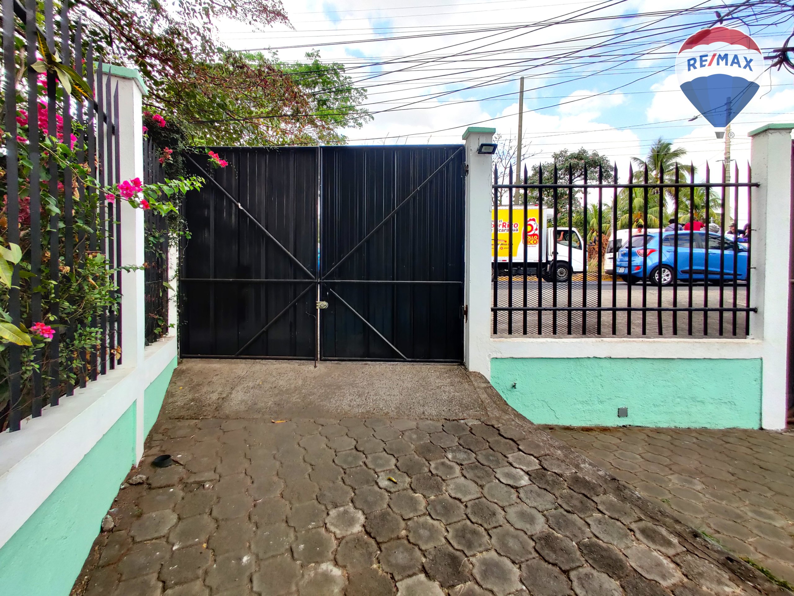 Two Story House With Commercial Property - Image 4