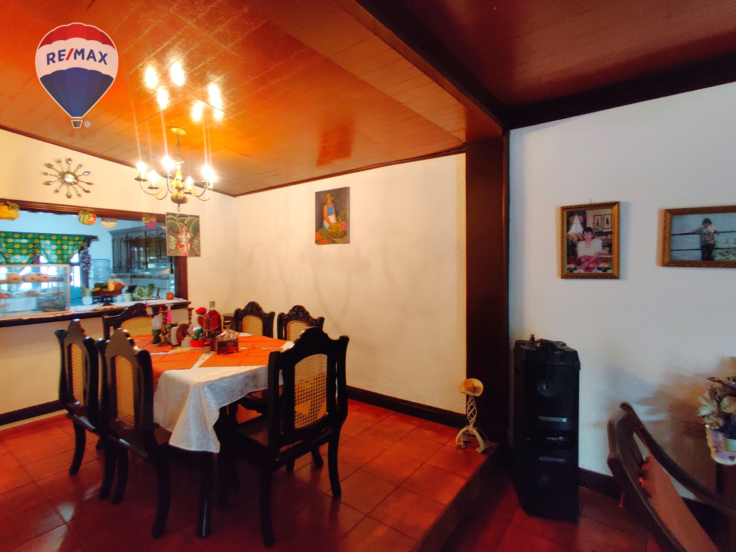 Two Story House With Commercial Property - Image 30