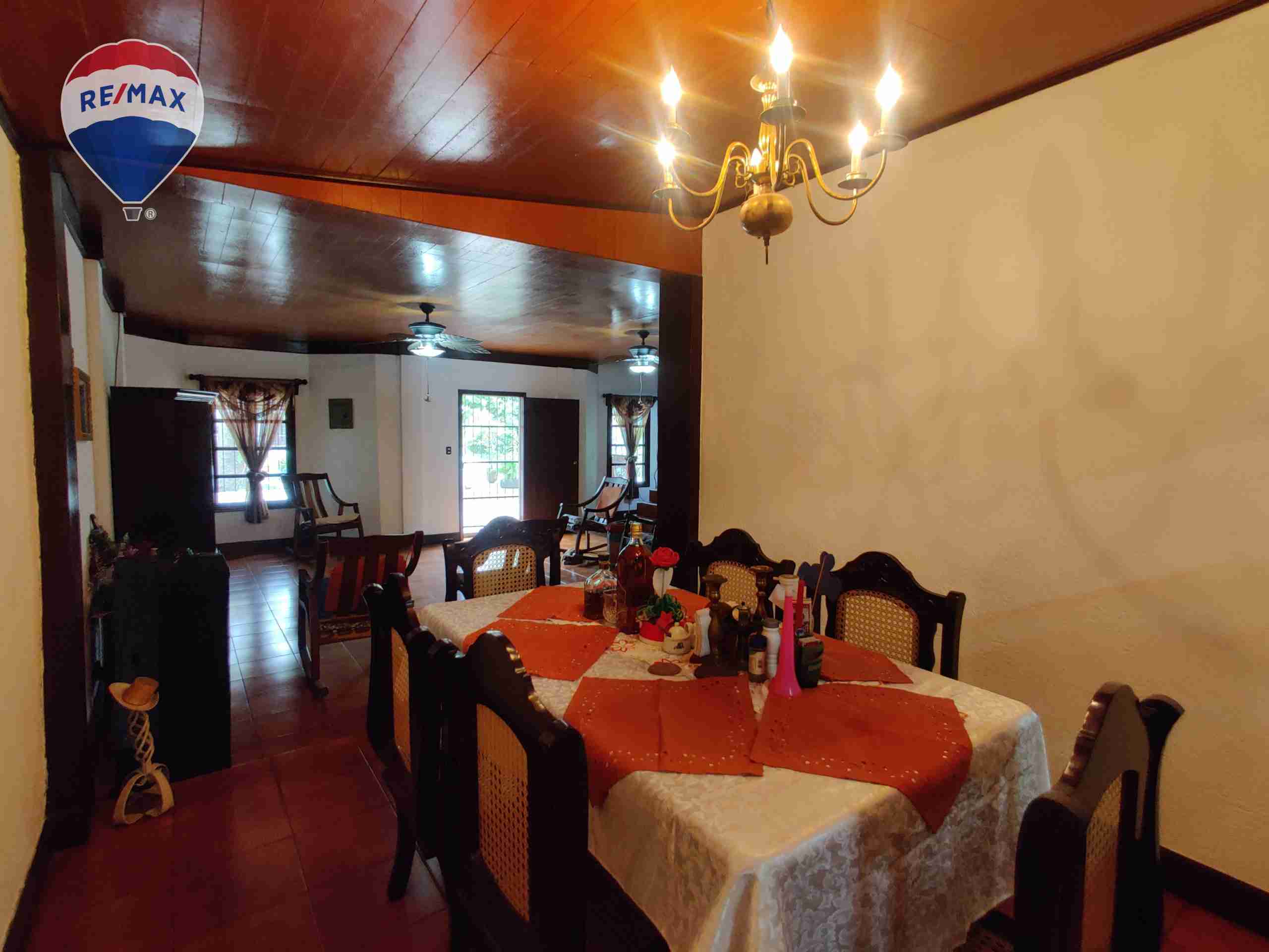 Two Story House With Commercial Property - Image 32