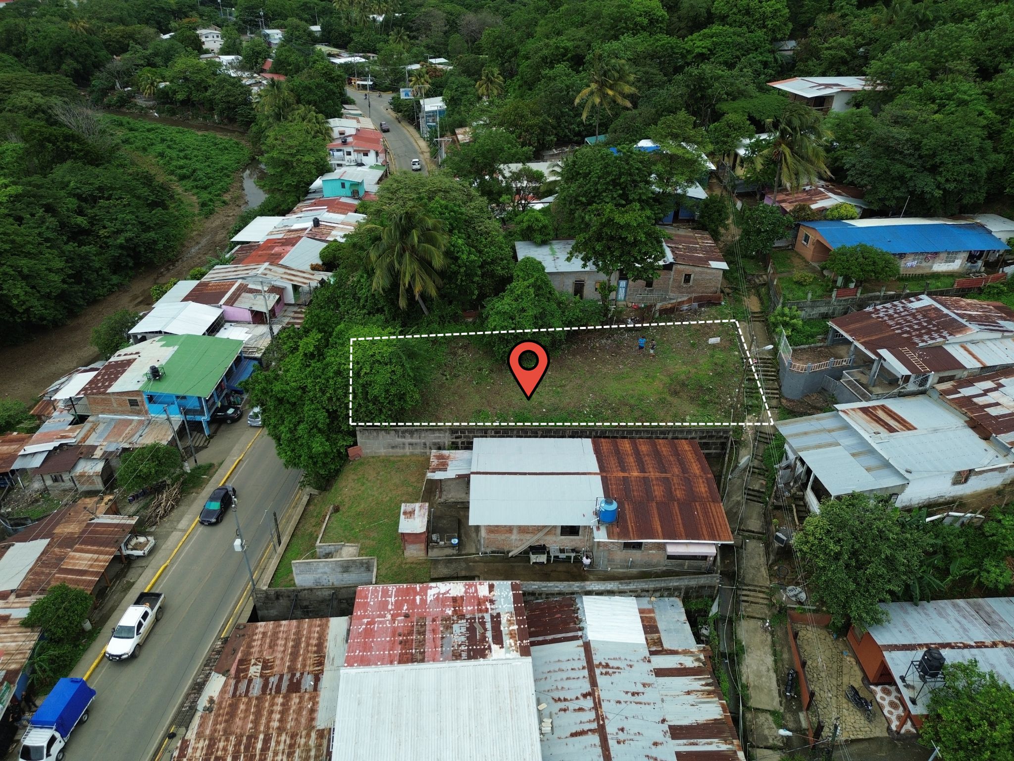 Central lot with Scenic Hill Views in San Juan del Sur - Image 5
