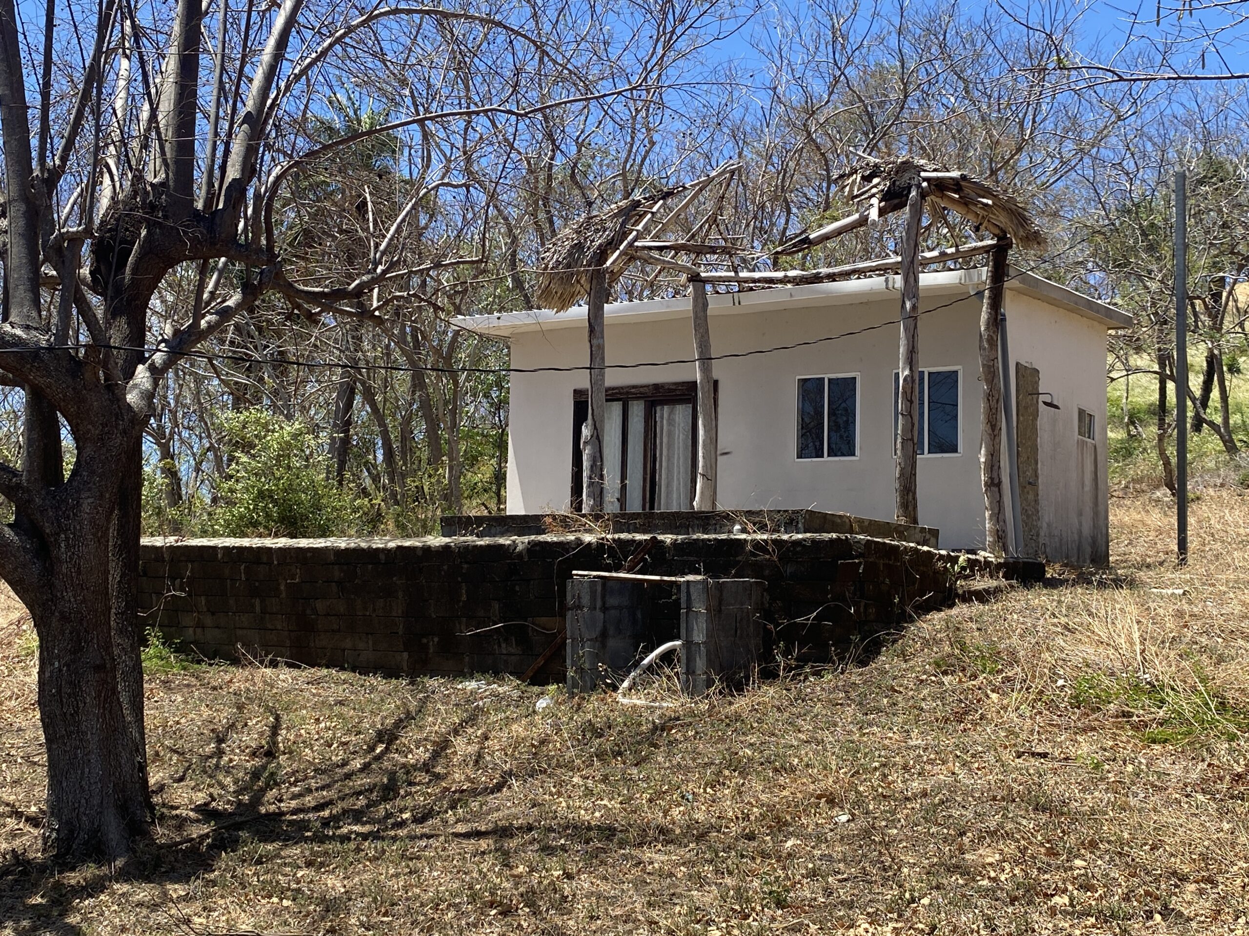 Two homes with private pools on 1.75 Acres (1mz) with loads of potential! - Image 19