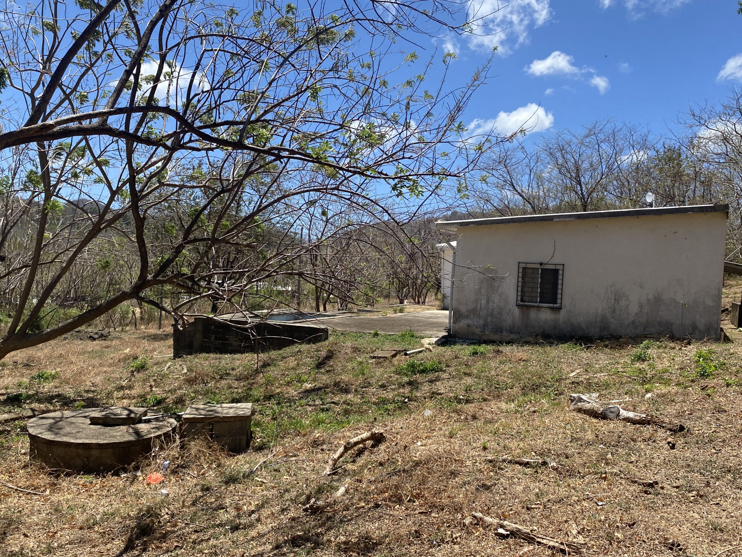 Two homes with private pools on 1.75 Acres (1mz) with loads of potential! - Image 16